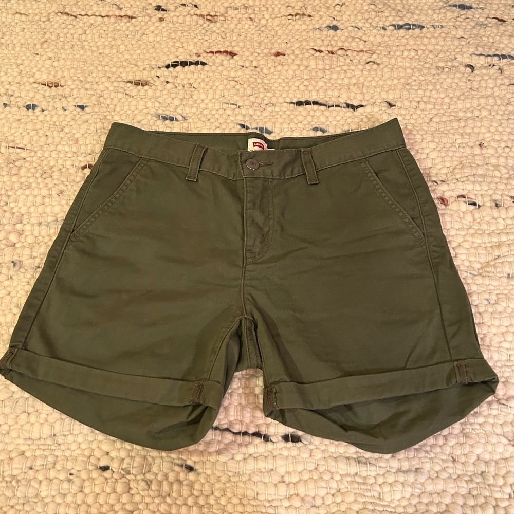 Levi’s Shorts, Size 28